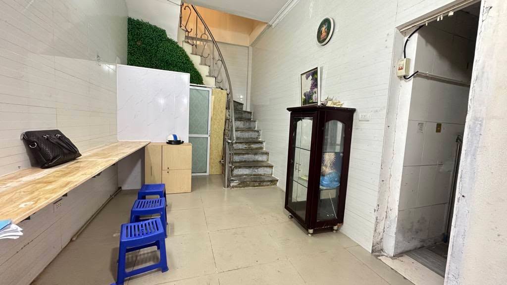 FrontHouse Kim Ngưu 16m² giá 2.3 tỷ - Mặt tiền kinh doanh lý tưởng!