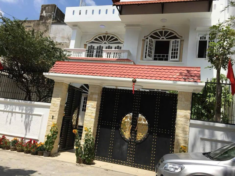 Biệt thự 3 mặt tiền Quách Văn Tuấn, Tân Bình 221m² giá 74 tỷ - Vị trí cực đẹp, sẵn sàng vào ở!