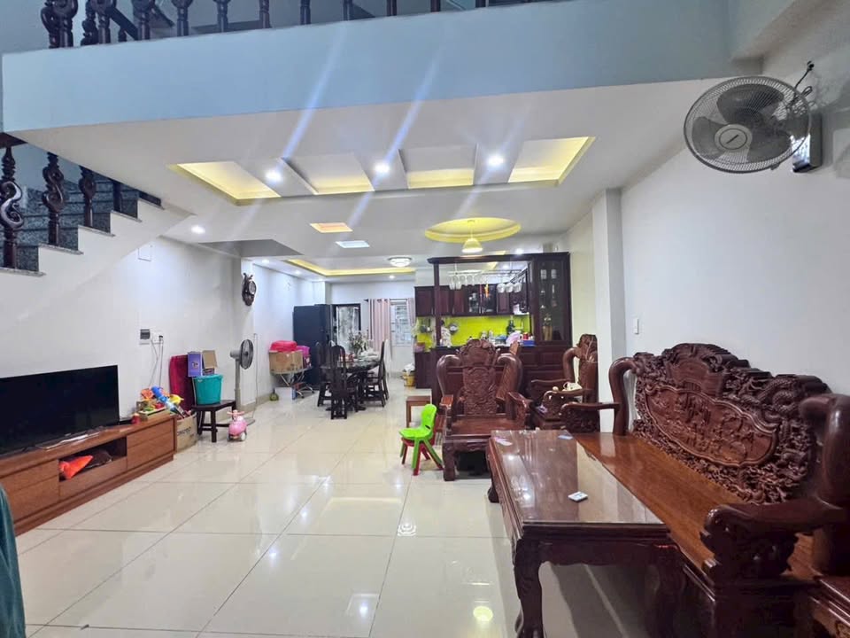Nhà 4 tầng Hiệp Bình Chánh, Thủ Đức 91m² giá 10.5 tỷ - Pháp lý hoàn chỉnh, tiện nghi đầy đủ!