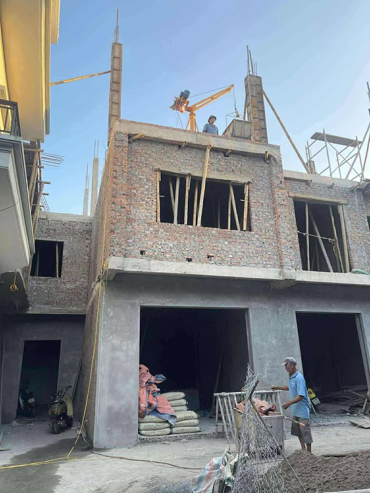 Nhà 3 tầng tại Văn Cao, Nam Định 45m² giá 1.83 tỷ - Chính chủ bán gấp!