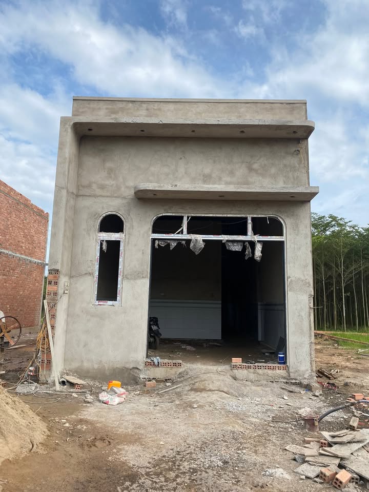 Nhà cấp 4 tại ấp 2 Sông Trầu, 110m² giá 1.29 tỷ - Thiết kế hiện đại, sẵn sàng vào ở!