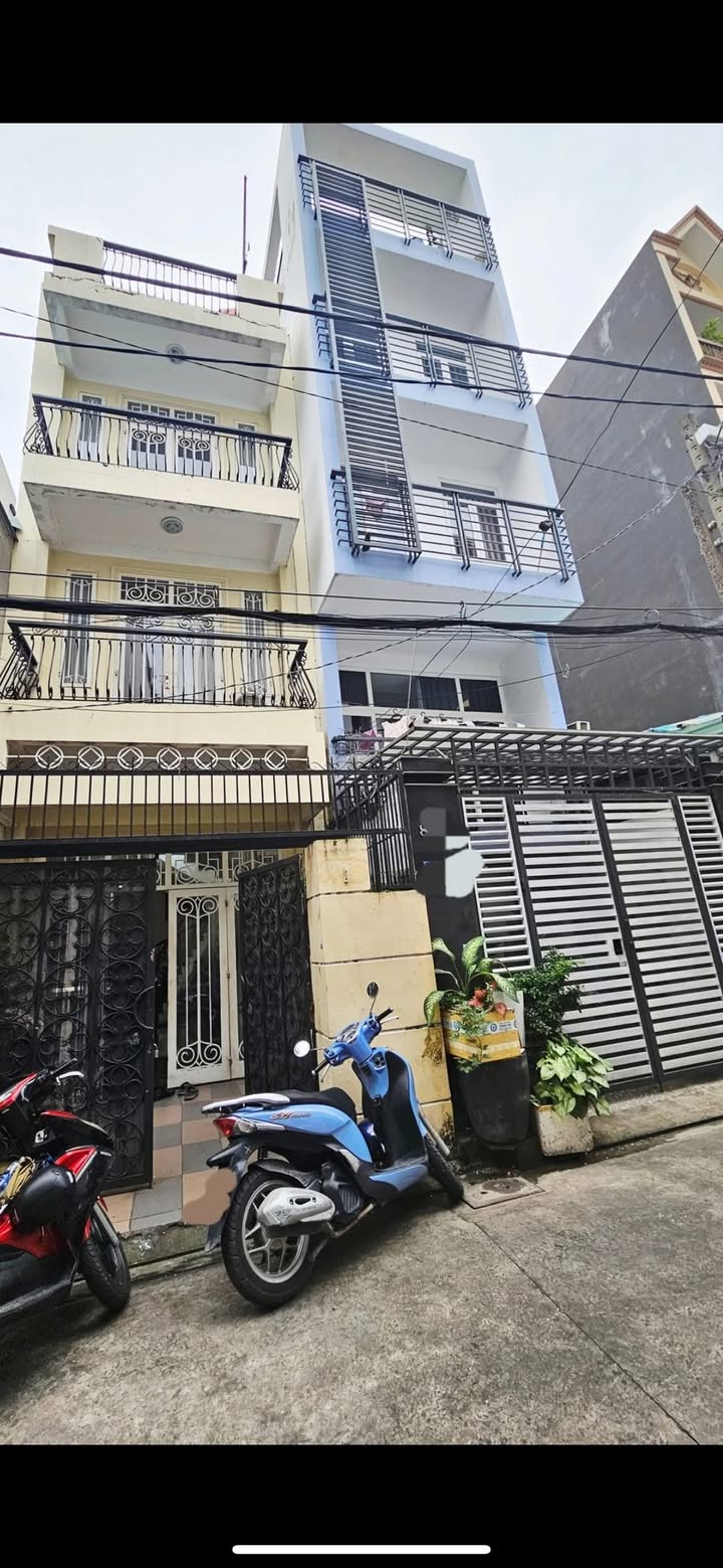 Nhà phố Tân Bình 70m² giá 12 tỷ - Sát sân bay, ô tô vào nhà!