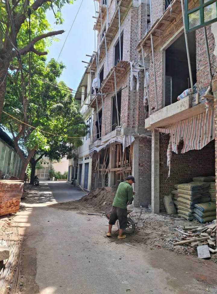 Nhà phố Đức Giang Long Biên 32m² giá 7.45 tỷ - Lô góc, thang máy, ô tô tránh