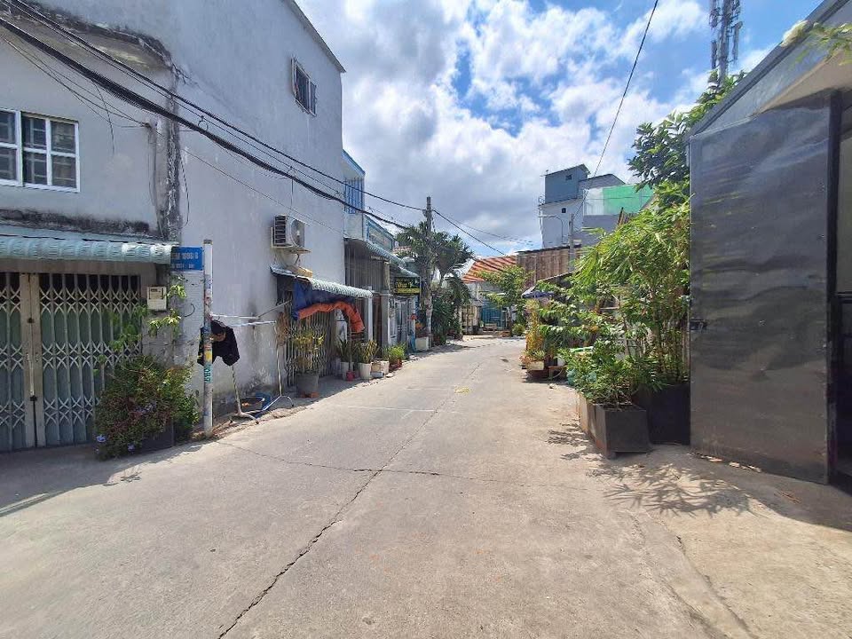 Đất Nhơn Đức Nhà Bè 100m² giá 3.95 tỷ - Sổ đỏ chính chủ, xây dựng tự do!