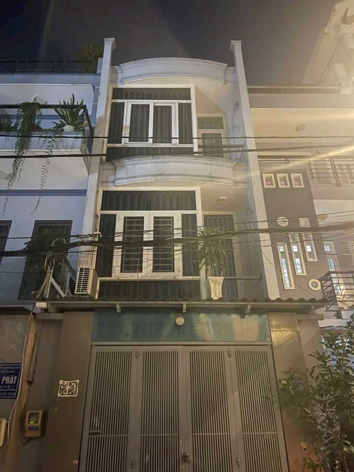 Nhà cho thuê Gò Vấp 60m² giá 14 triệu - Hẻm xe hơi thuận tiện!