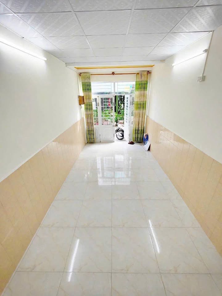 Nhà 1 Trệt 2 Lầu Khóm Quốc Tuấn, Nha Trang 29.5m² giá 2.35 tỷ - Vị trí đẹp tiện ích đầy đủ!