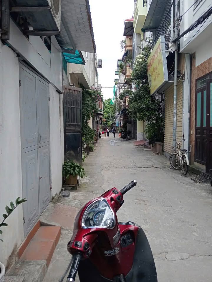 Đất nền Việt Hưng Long Biên 60m² giá 6 tỷ - Vị trí đắc địa, pháp lý sạch!