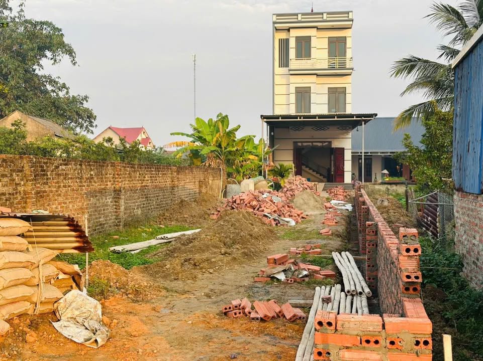 Nhà 3 tầng Vạn Xuân, Phổ Yên, Thái Nguyên 340m² giá 2 tỷ - Sẵn sàng vào ở!