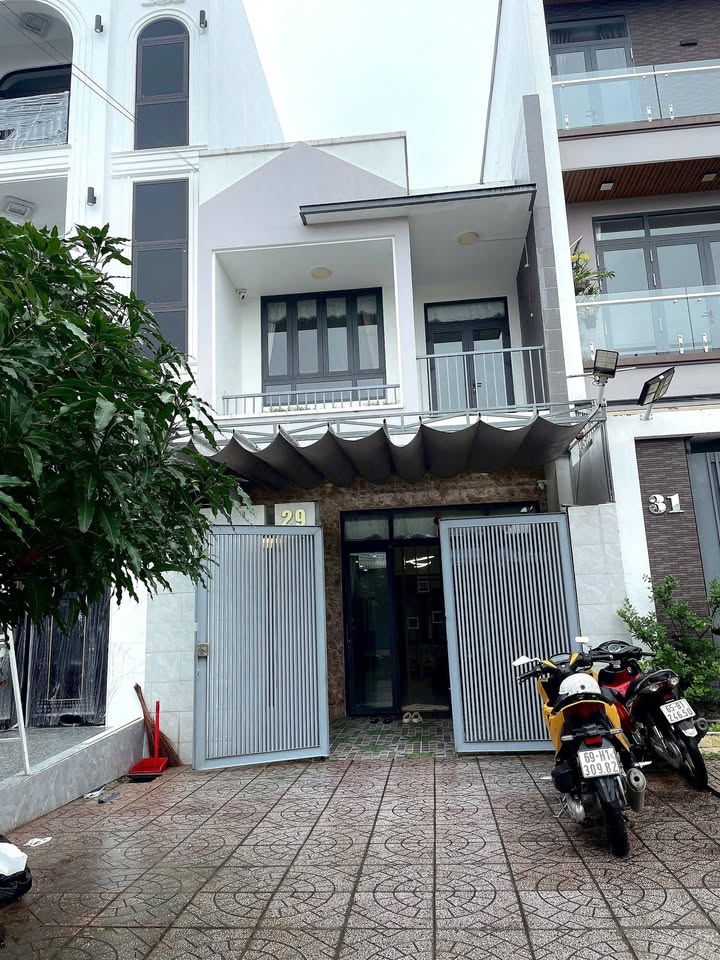 Nhà trệt lầu 2 phòng ngủ Đường số 13 Cồn Khương 100m² giá 12 triệu - Full nội thất cao cấp!