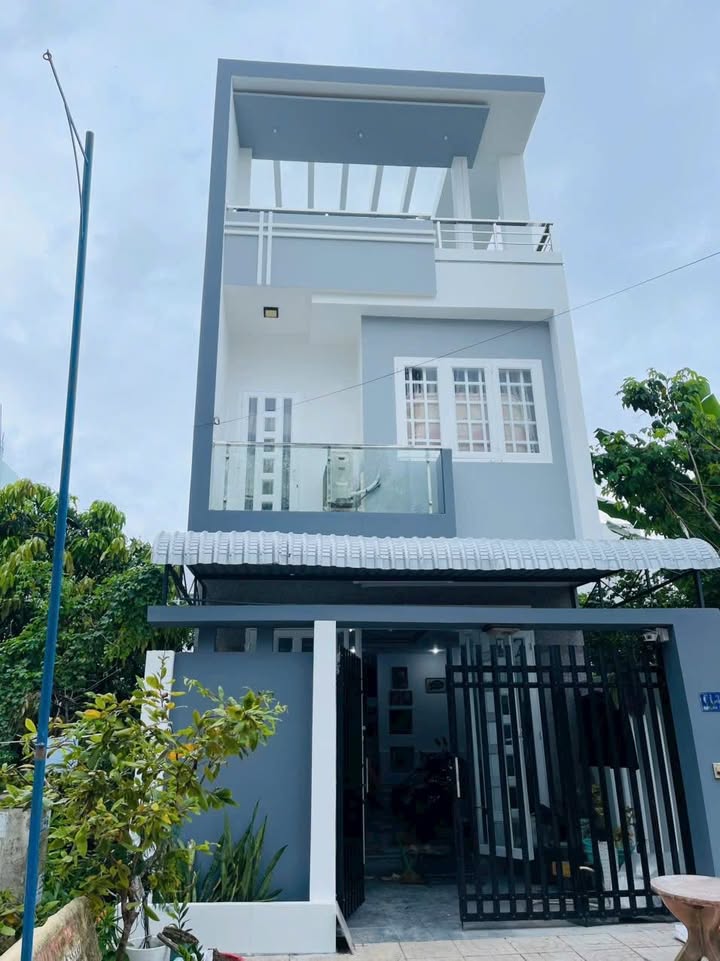 Nhà 2 tầng có sân thượng tại An Thới, Cần Thơ 102m² giá 4.8 tỷ - Cơ hội đầu tư tuyệt vời!