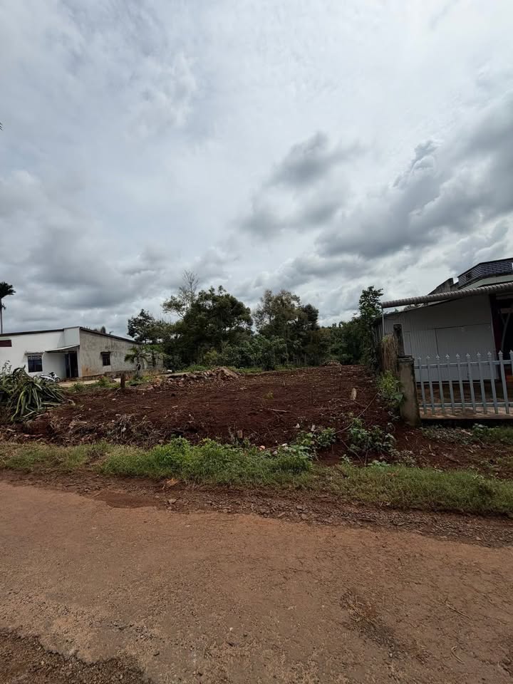 Đất nền Buôn Hồ đường Hàm Nghi 900m² chỉ 350 triệu - Cơ hội đầu tư lý tưởng!