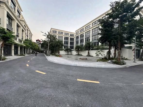 Shophouse 5 tầng tại Đông Ngàn, Từ Sơn, 96m² giá 14 tỷ - Vị trí vàng giao thương!