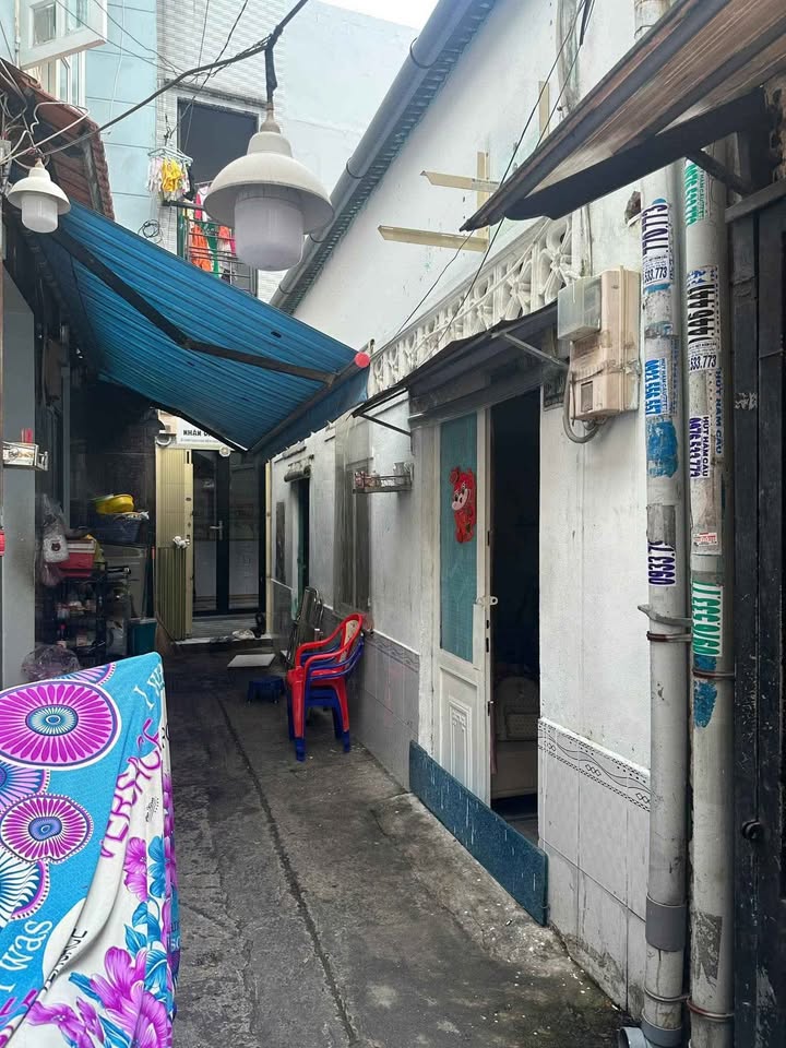 Nhà Vĩnh Khánh Quận 4 diện tích 52m² giá 3.9 tỷ - Tiện xây mới hoặc cho thuê kinh doanh!