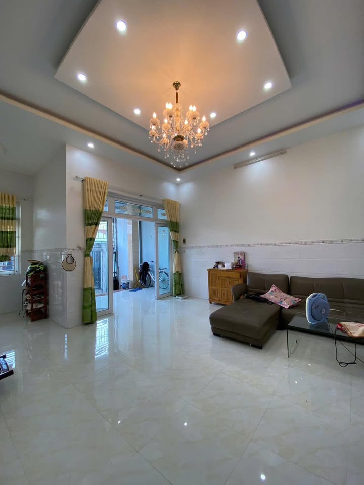 Nhà bán Phường 9, Mỹ Tho 172m² giá 2.15 tỷ - Kiên cố, giữ gìn tốt!