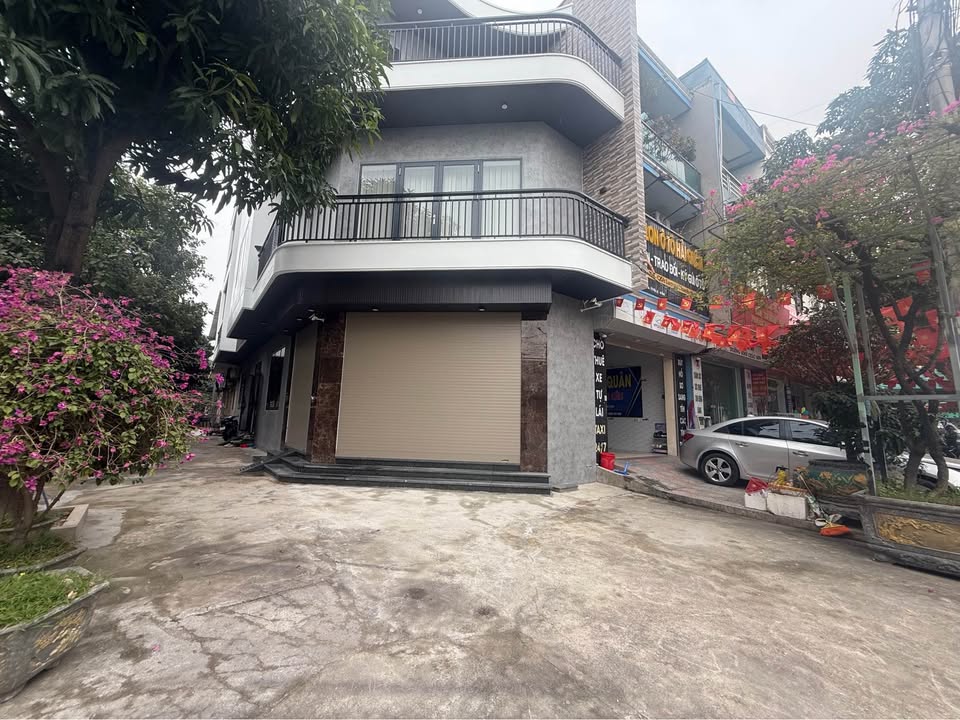 Cho thuê tầng 1 nhà mới xây tại Châu Sơn, 50m² - Vỉa hè rộng, đỗ ô tô thoải mái!