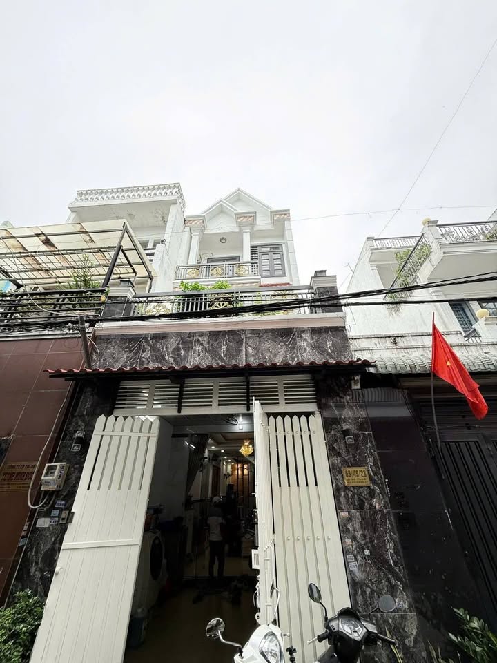 Nhà phố 3 tầng tại Tân Chánh Hiệp, 72m² giá 5.9 tỷ - Sẵn sàng vào ở với nội thất cao cấp!