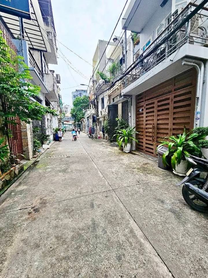 Nhà riêng Phổ Quang, Tân Bình 70m² giá 12 tỷ - Khu cao tầng an ninh!