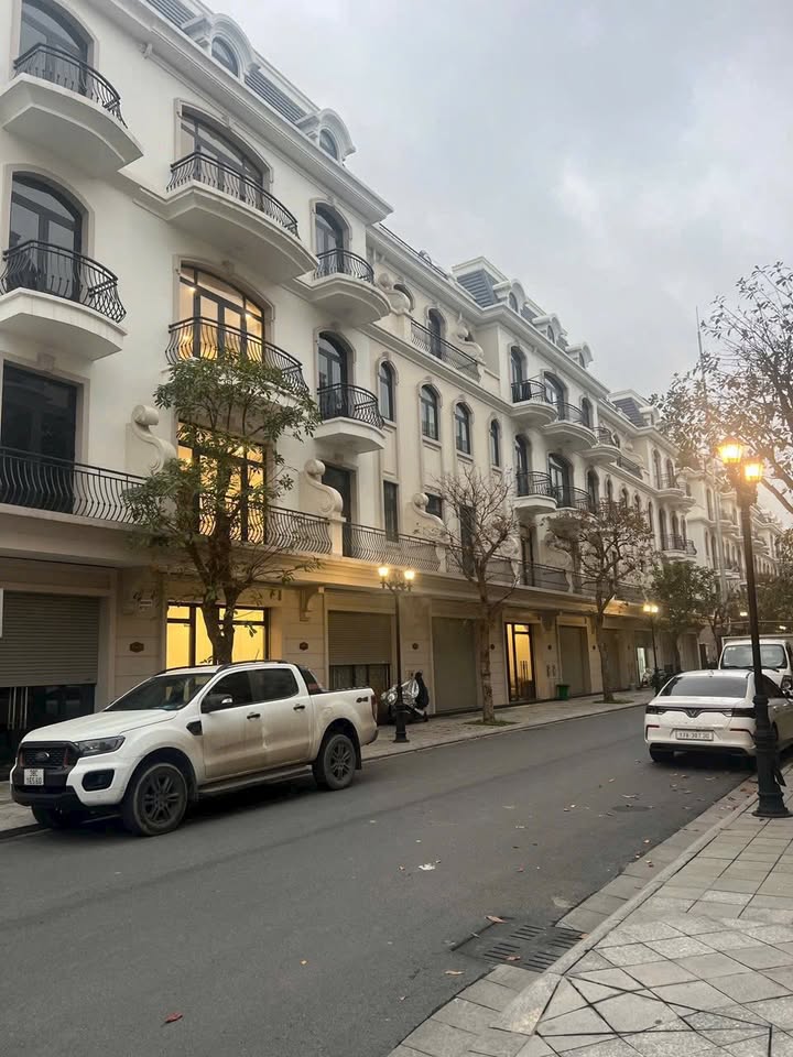 Shophouse Sao Biển 6 Văn Giang 55m² giá 9.5 tỷ - Chính chủ bán gấp!