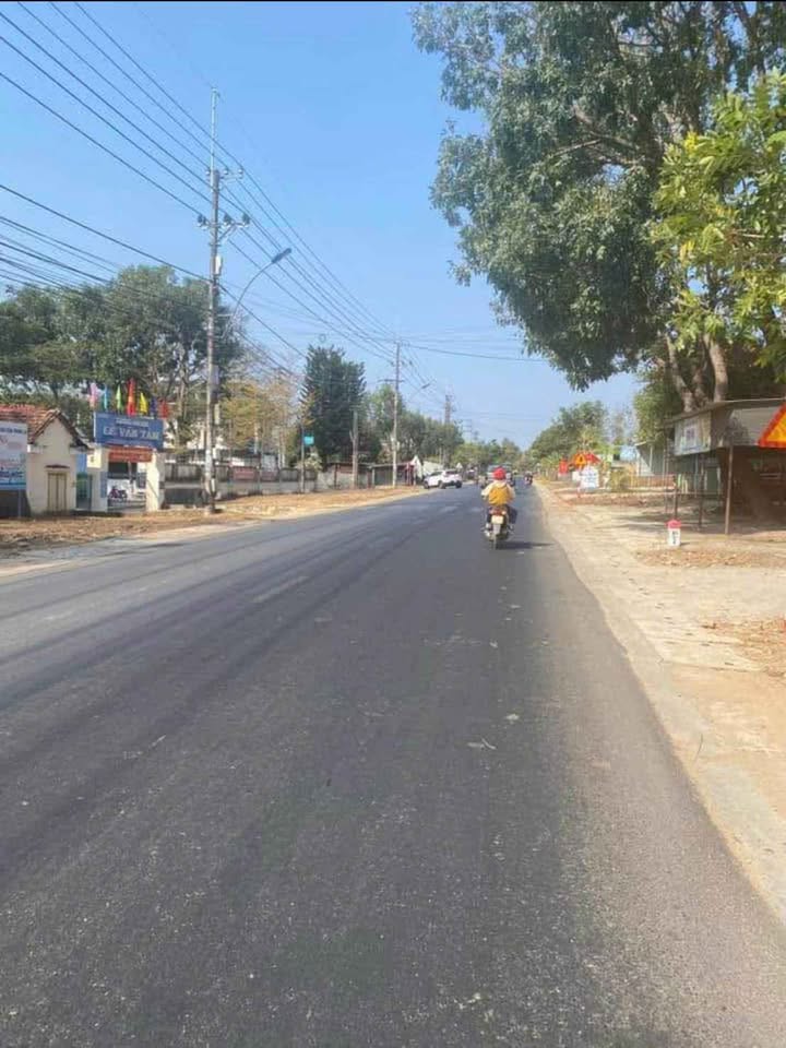 Đất thổ cư mặt đường Nguyễn Hữu Thọ 550m² giá 1.2 tỷ - Vị trí kinh doanh thuận lợi!