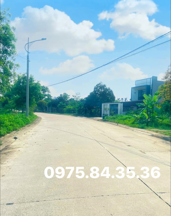 Đất nền khu đấu giá Sông Trí 200m² giá 2.3 tỷ - Vị trí đắc địa gần trường học!