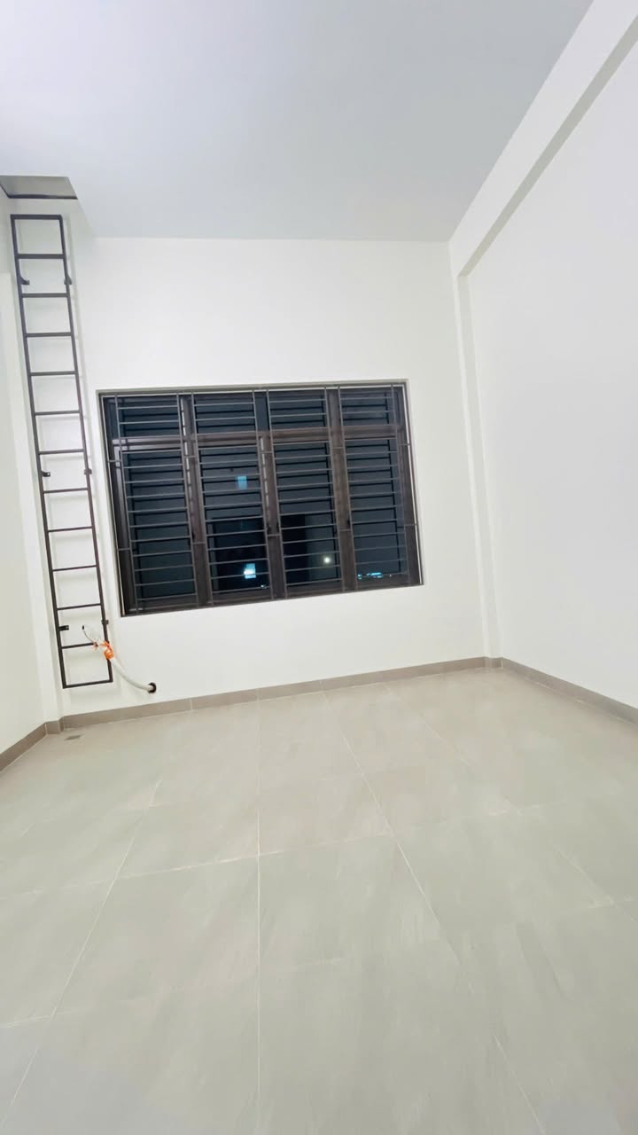 Nhà 4 tầng KĐT Vịt Cỏ Hồ Sen 61,6m² giá 7,65 tỷ - Thiết kế hiện đại, có thang máy!