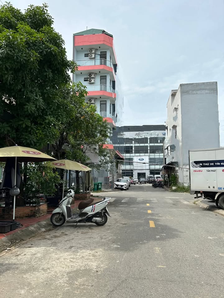 Lô đất Hoàng Hữu Nam, Quận 9, 71.7m² giá 7.3 tỷ - Vị trí đắc địa cho đầu tư!