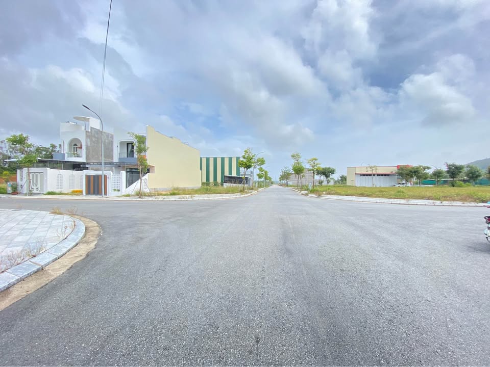 Đất nền góc đẹp tại khu dân cư 577, Quảng Ngãi 167m² chỉ 2.541 tỷ - Sổ hồng riêng