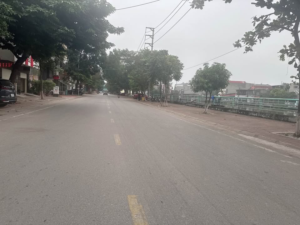 Bán lô FrontHouse đường Hồ Ngọc Lân, Kinh Bắc 90m² - View hồ thoáng đẹp!