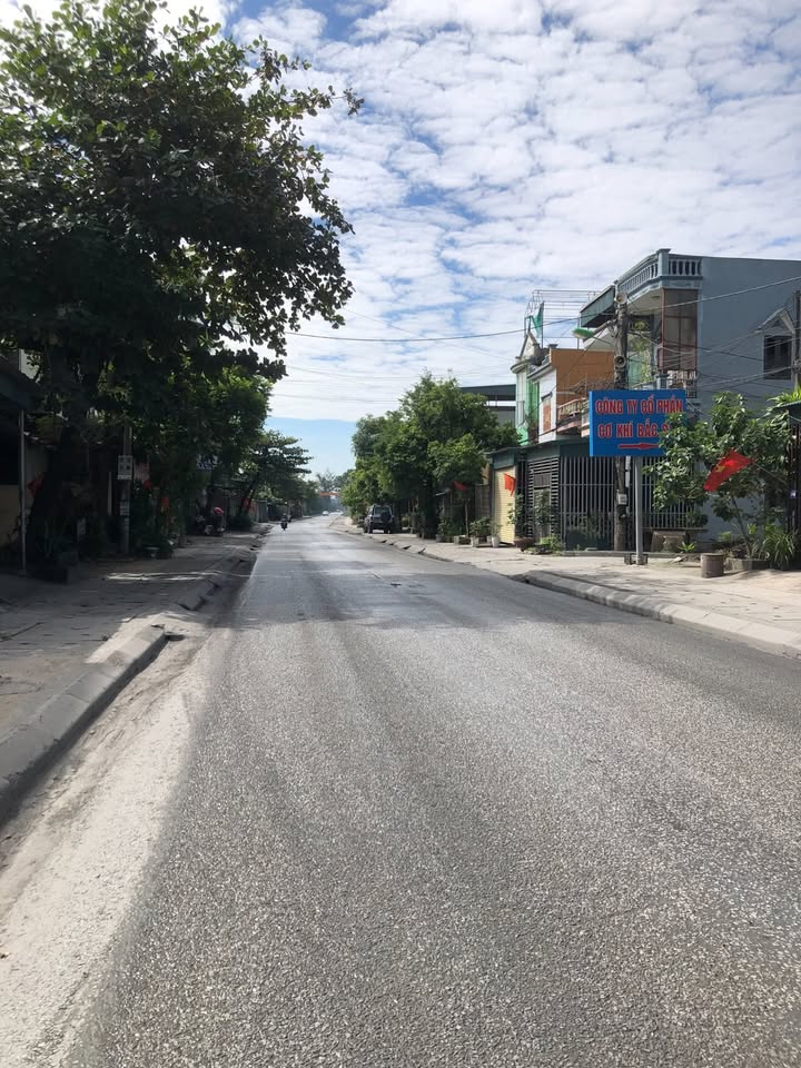 Đất nền Uông Bí 300m² giá 3 tỷ - Mặt tiền rộng thuận lợi cho sản xuất!