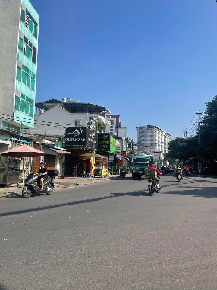 Nhà mặt tiền Tăng Nhơn Phú, Quận 9, 150m² giá 17 tỷ - Vị trí đẹp, kinh doanh sầm uất!