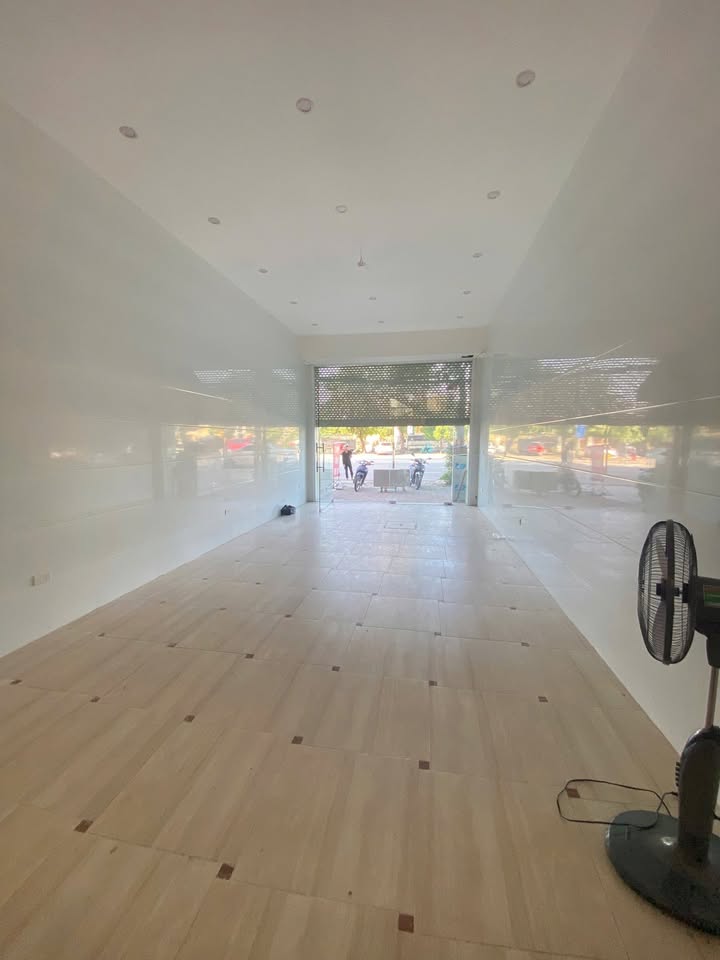 Nhà 4 tầng đường Trần Phú, Vinh 90m² - Thiết kế lý tưởng cho spa, phòng khám!