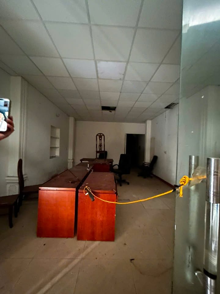 Nhà cho thuê Nguyễn Văn Cừ 180m² giá 25 triệu - Thoải mái cải tạo!