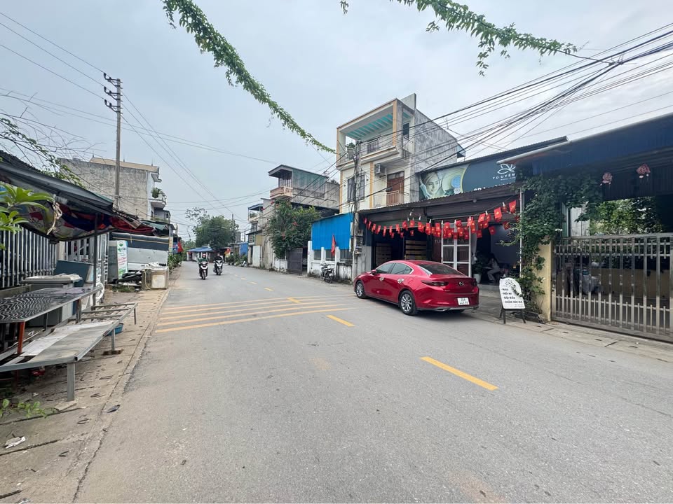 Nhà 3 tầng mặt đường Phú Thái, 120m² giá 4 tỷ - Kinh doanh thuận lợi!