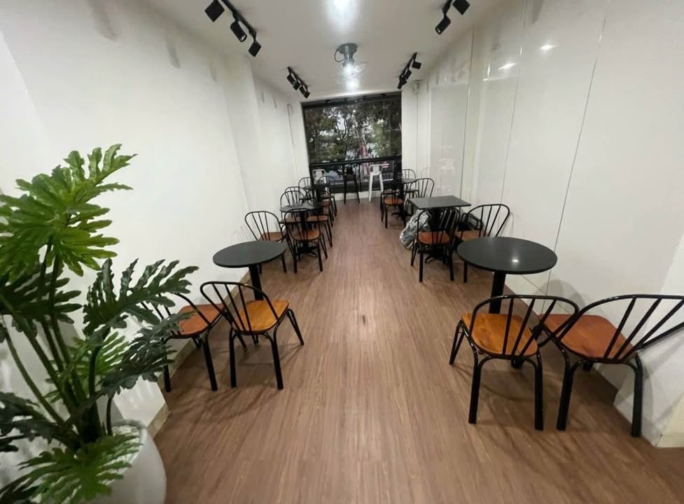 FrontHouse 3 tầng mặt tiền Lê Lợi, Hải Châu, Đà Nẵng 38m² giá 7.5 tỷ - Vị trí kinh doanh lý tưởng!