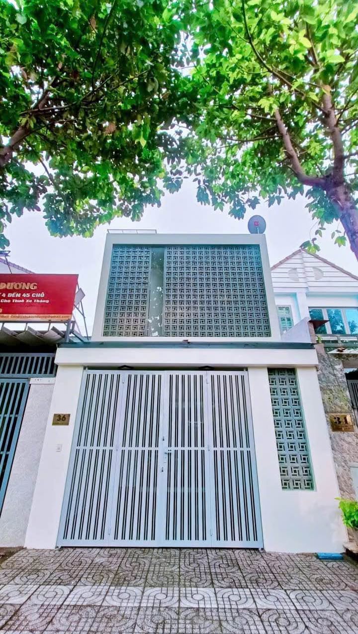 Nhà bán KDC Hiệp Thành 3, Thủ Dầu Một 100m² giá 6 tỷ - Khu vực tiện ích đa dạng!