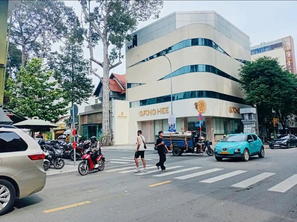 Nhà góc 2 mặt tiền Sương Nguyệt Ánh, Quận 1 - Diện tích 352m², giá thỏa thuận!