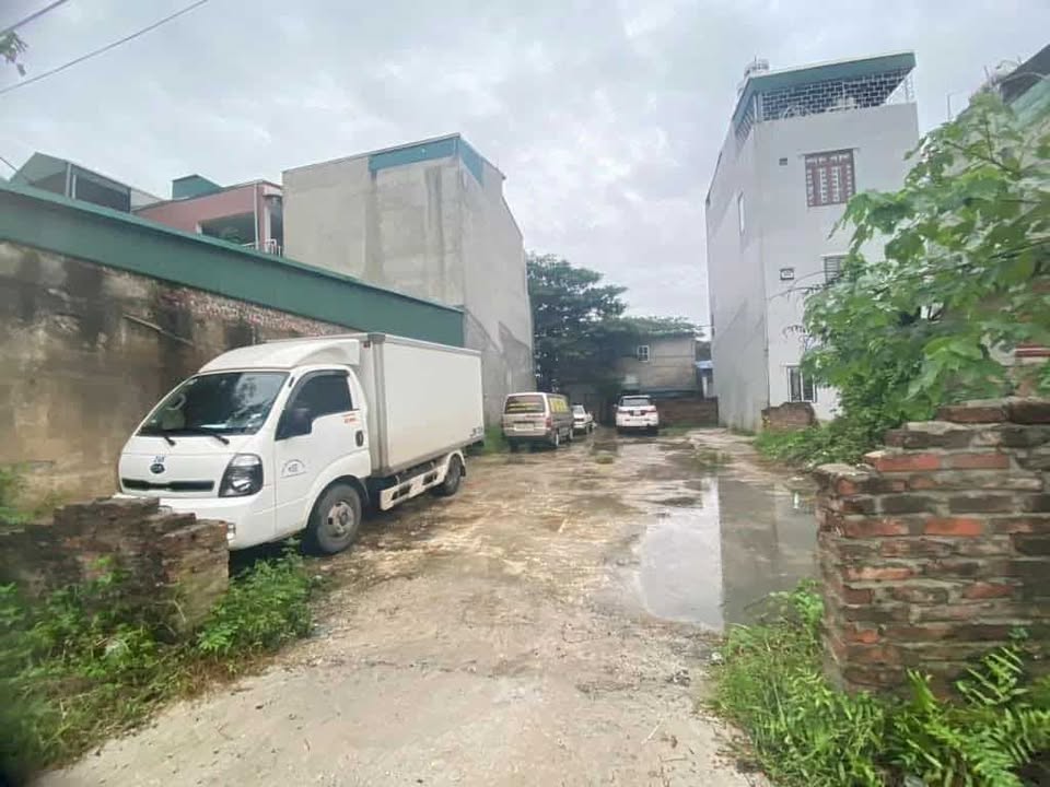 Đất Ngọc Thụy Long Biên 200m² - Mặt tiền rộng, ô tô vào tận nơi!