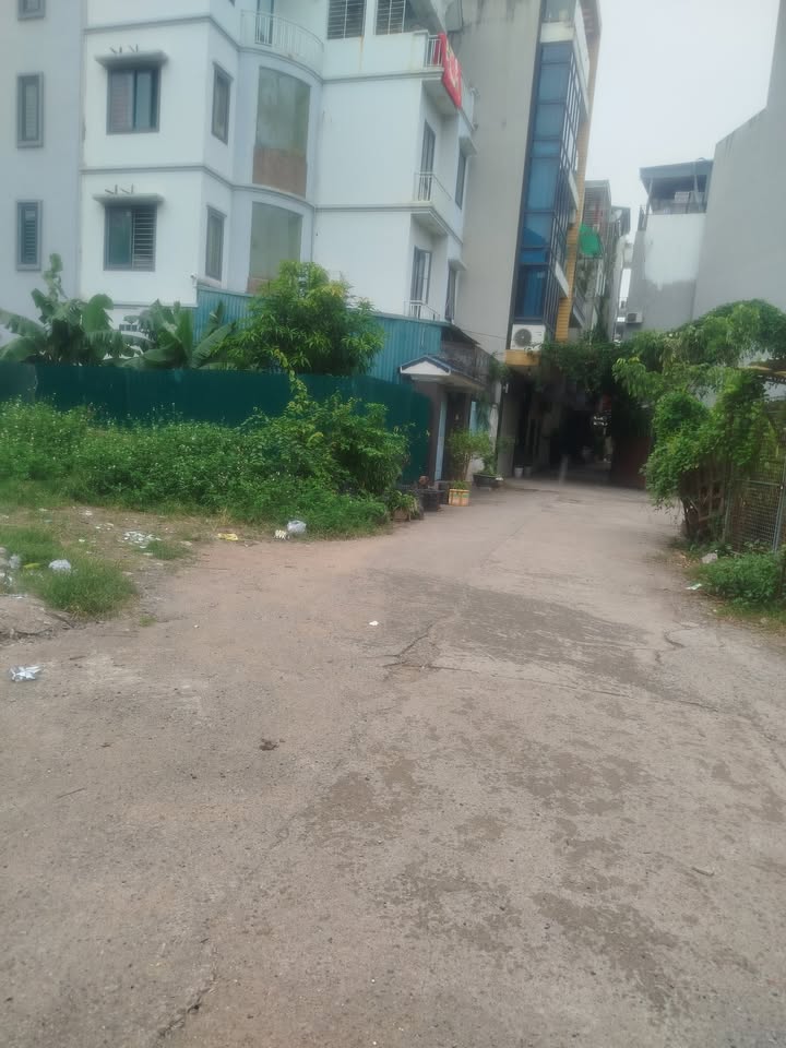 Đất nền Ngọc Thụy Long Biên 40m² giá 8.5 tỷ - Vị trí đắc địa gần công viên!