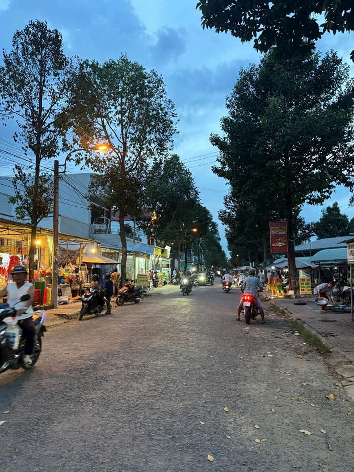 Đất nền 2 mặt tiền chợ TDC P8, Phường Tân Hạnh, Vĩnh Long 85m² giá 2.15 tỷ - Cơ hội đầu tư hấp dẫn!