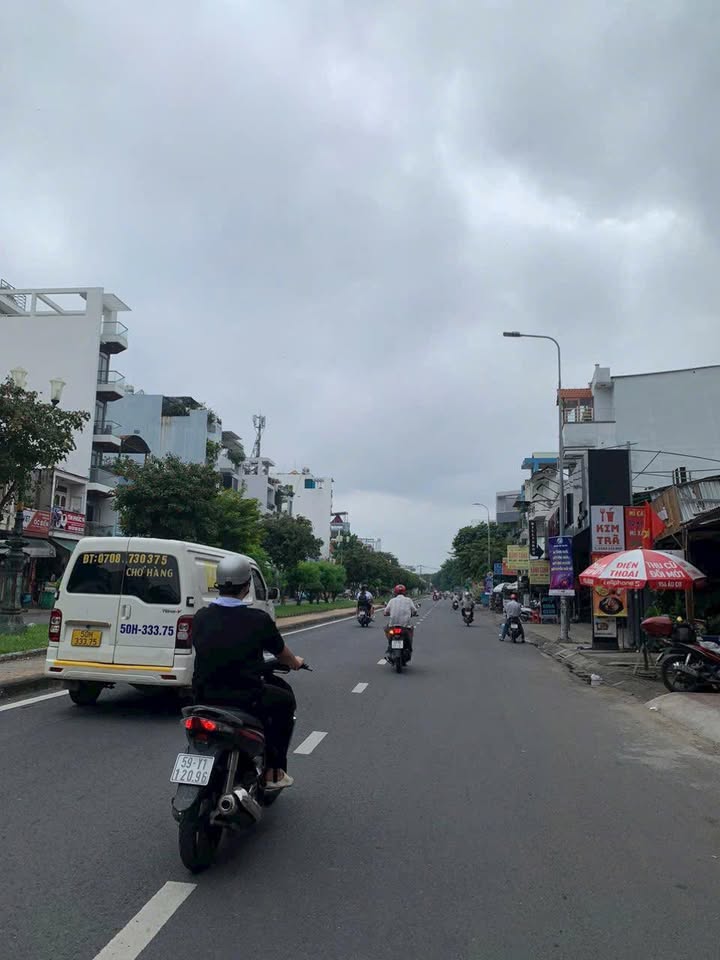 FrontHouse mặt tiền Âu Cơ, Tân Bình, 238.5m² giá 85 tỷ - Đầu tư sinh lời ngay!