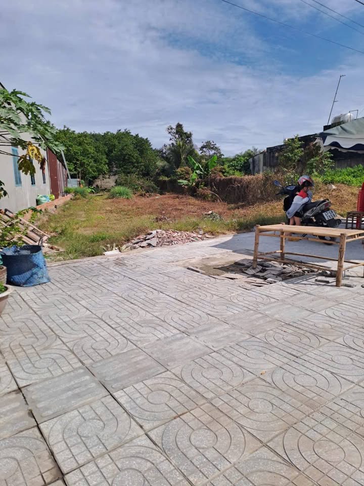 Đất nền khu phố An Khương, phường An Tịnh, Tây Ninh 590m² giá 6.3 tỷ - Sổ đỏ chính chủ, thổ cư 100%!