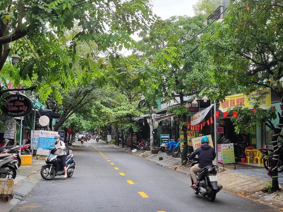 Mặt tiền kinh doanh Đặng Dung, Liên Chiểu 70m² giá 5 tỷ - Cơ hội vàng cho đầu tư!