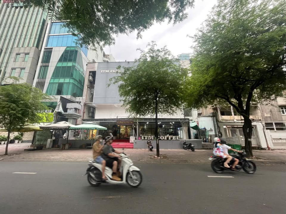 Cho thuê mặt bằng mặt tiền Võ Văn Tần 700m² - Vị trí vàng cho mọi ngành nghề!