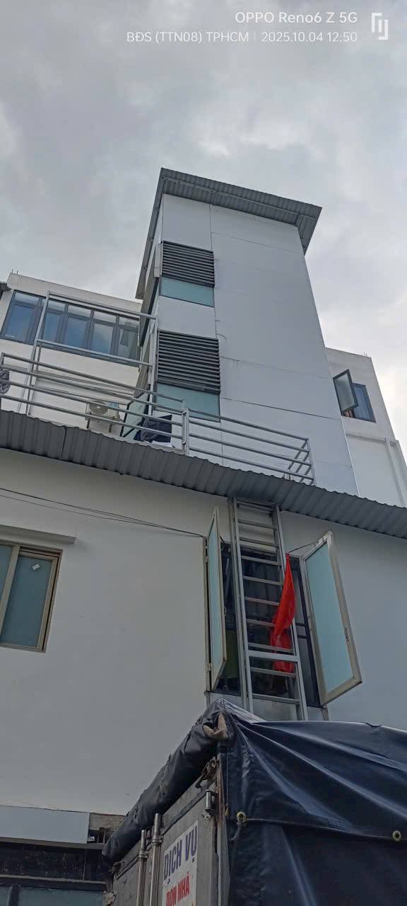 Chính chủ bán gấp CHDV Hẻm 1 xẹc Phan Văn Hớn, Quận 12, 400m² chỉ 37 tỷ - Đầu tư sinh lời ngay!