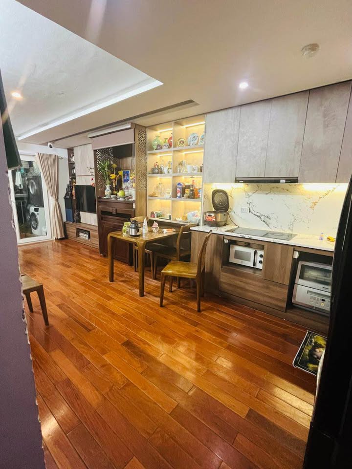 Chung cư 2PN đường Bưởi, Ba Đình 66m² giá 6.9 tỷ - Nội thất đầy đủ, chỉ việc vào ở!