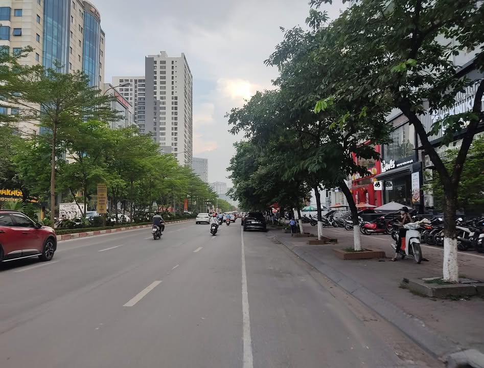 FrontHouse Trần Thái Tông 42m² giá thỏa thuận - Kinh doanh đỉnh cao, mặt phố sầm uất!