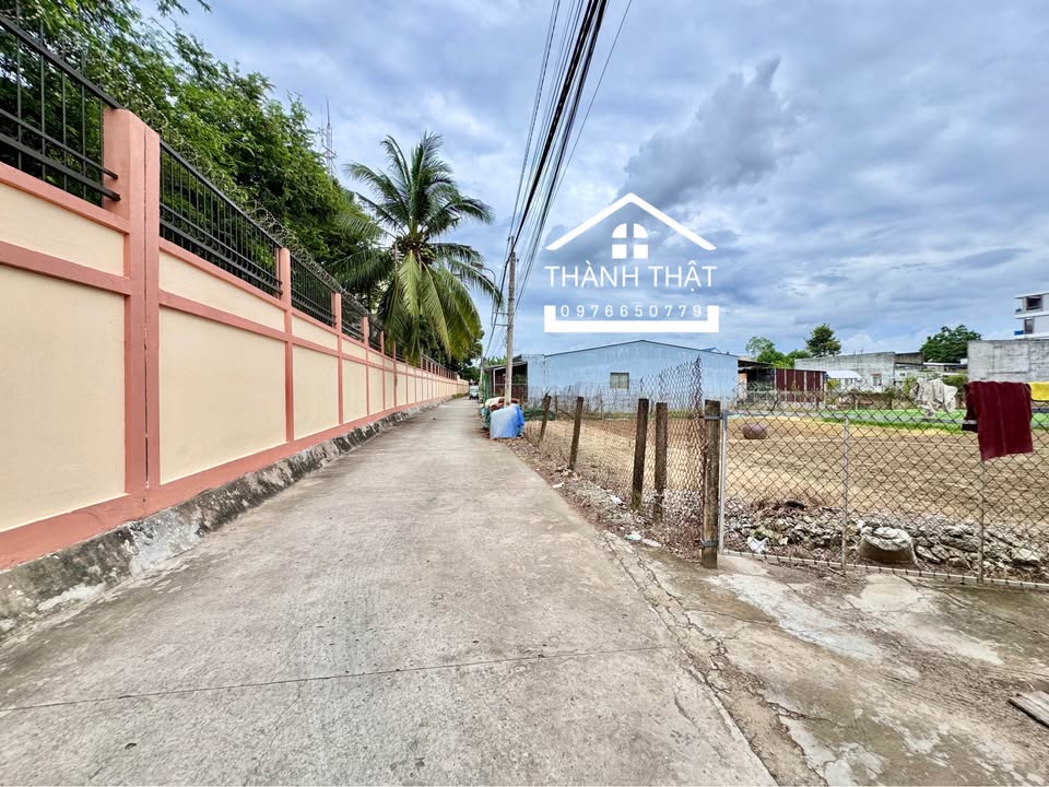 Đất nền thổ cư Mỹ Tho 250m² giá 1.9 tỷ - Đường ô tô, gần Quảng Trường!