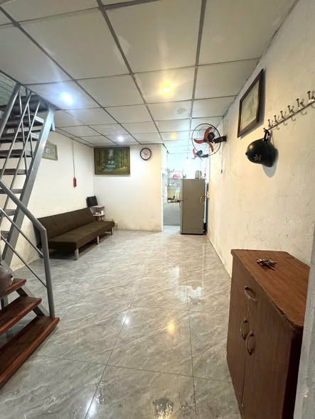 Nhà riêng 126 Vĩnh Hưng, Hoàng Mai 19m² giá 1.85 tỷ - Gần trường học tiện lợi!