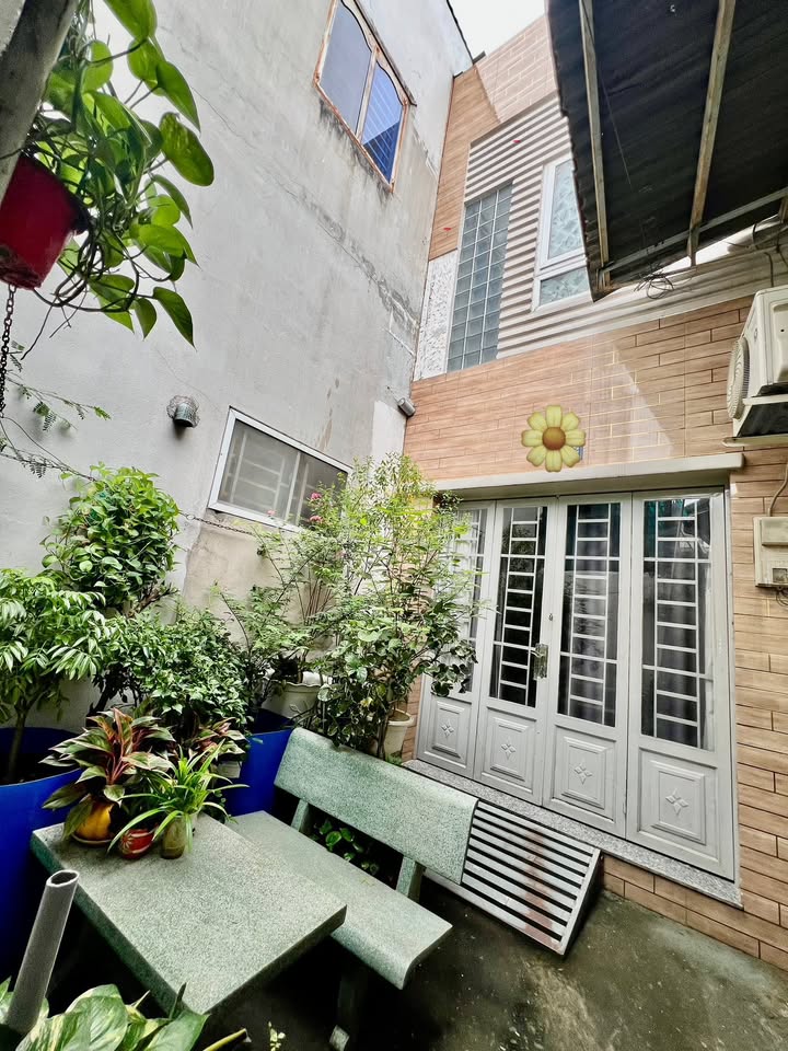 Nhà 2 tầng đường Huỳnh Tấn Phát, Quận 7, 46m² chỉ 3 tỷ - Cơ hội đầu tư tuyệt vời!