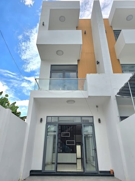 Nhà 3 tầng Phú Mỹ, Thủ Dầu Một 112m² giá 4 tỷ - Thiết kế hiện đại, sẵn sàng ở ngay!